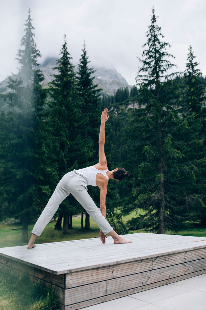 Yoga_LZTG_by_Daniel_Zangerl_WEB_ (2)