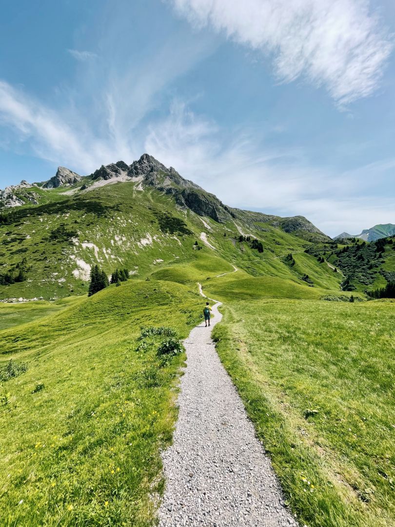 Wanderung_Oberlech-Buerstegg-Bodenalpe_Jul21_LZTG_by_Magdalena_Walch (7)