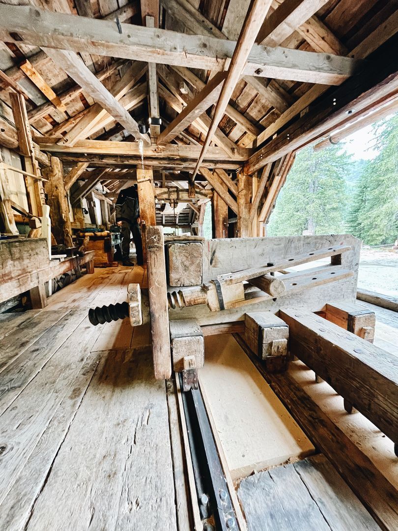 Blick auf die Mechanismen der Zuger Säge