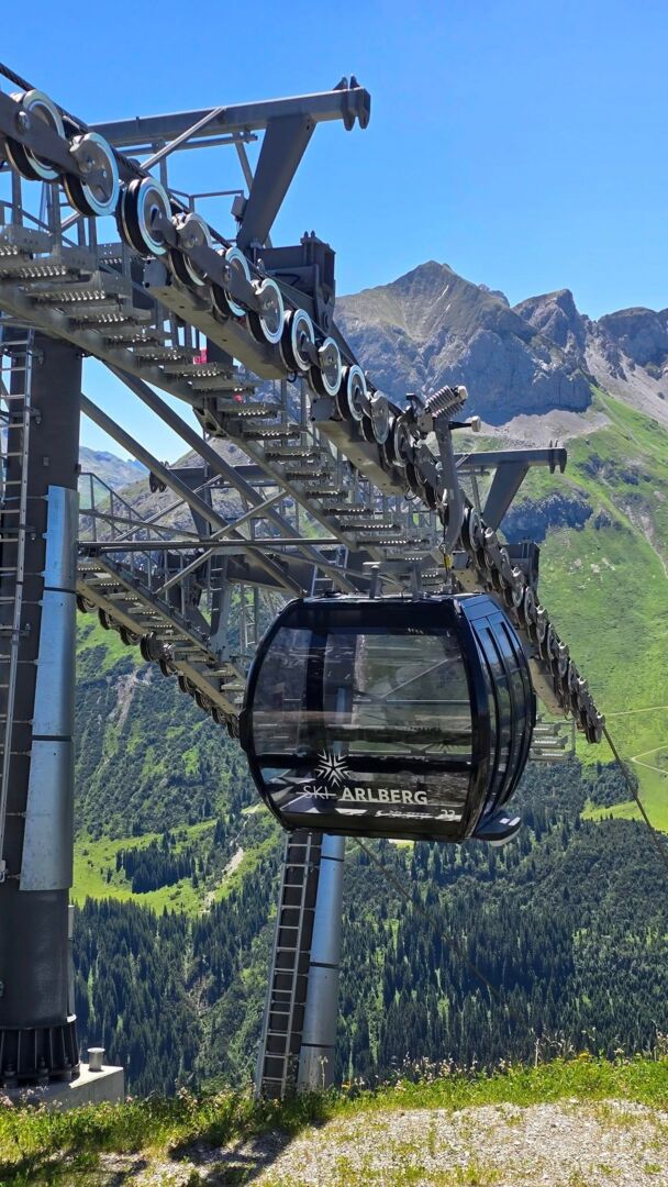 Zugerbergbahn f Beekeeper