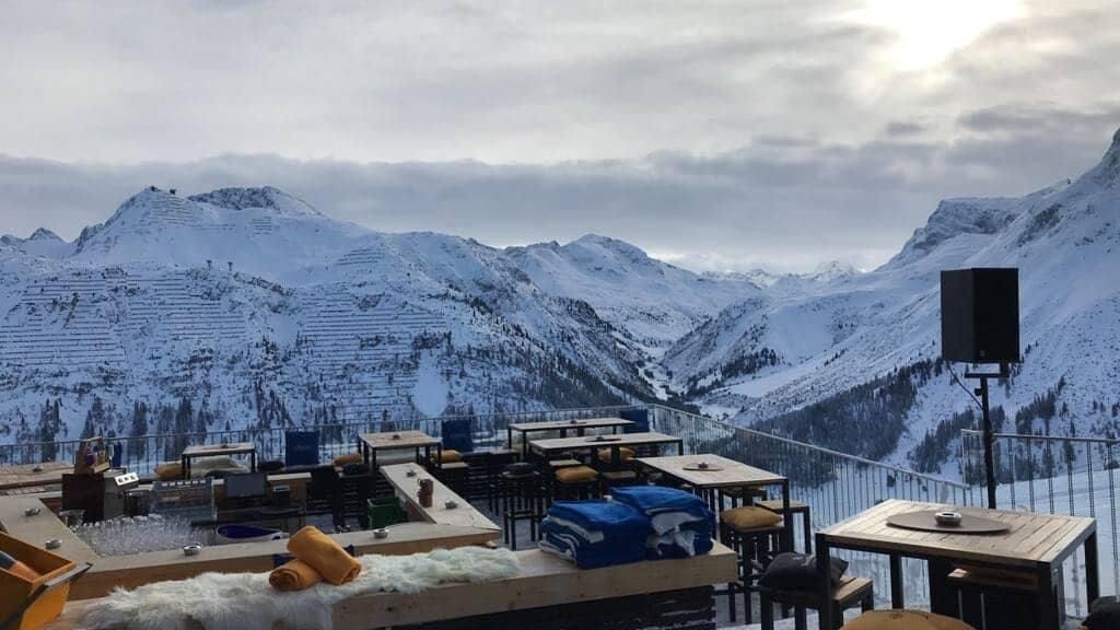 39921225_2166980023516117_8252064998180782080_n