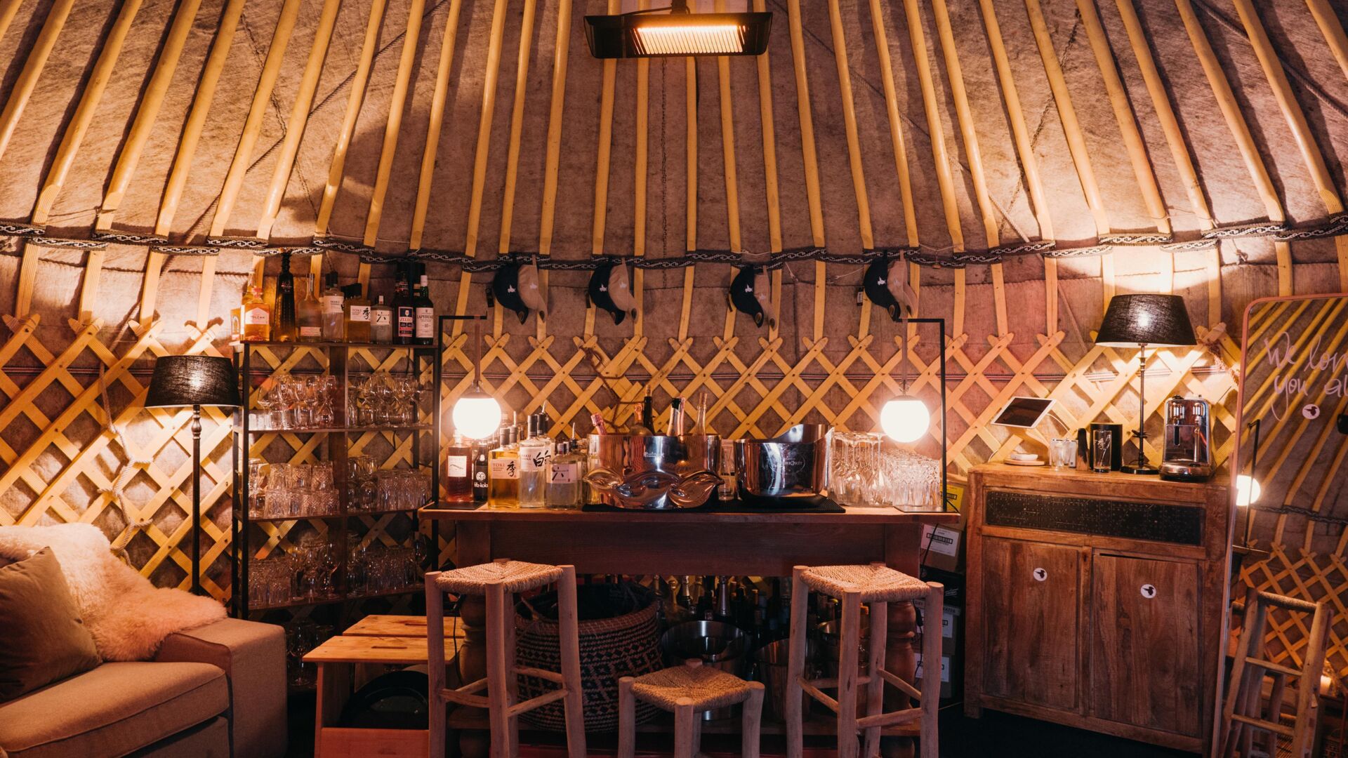 The Yurt innen