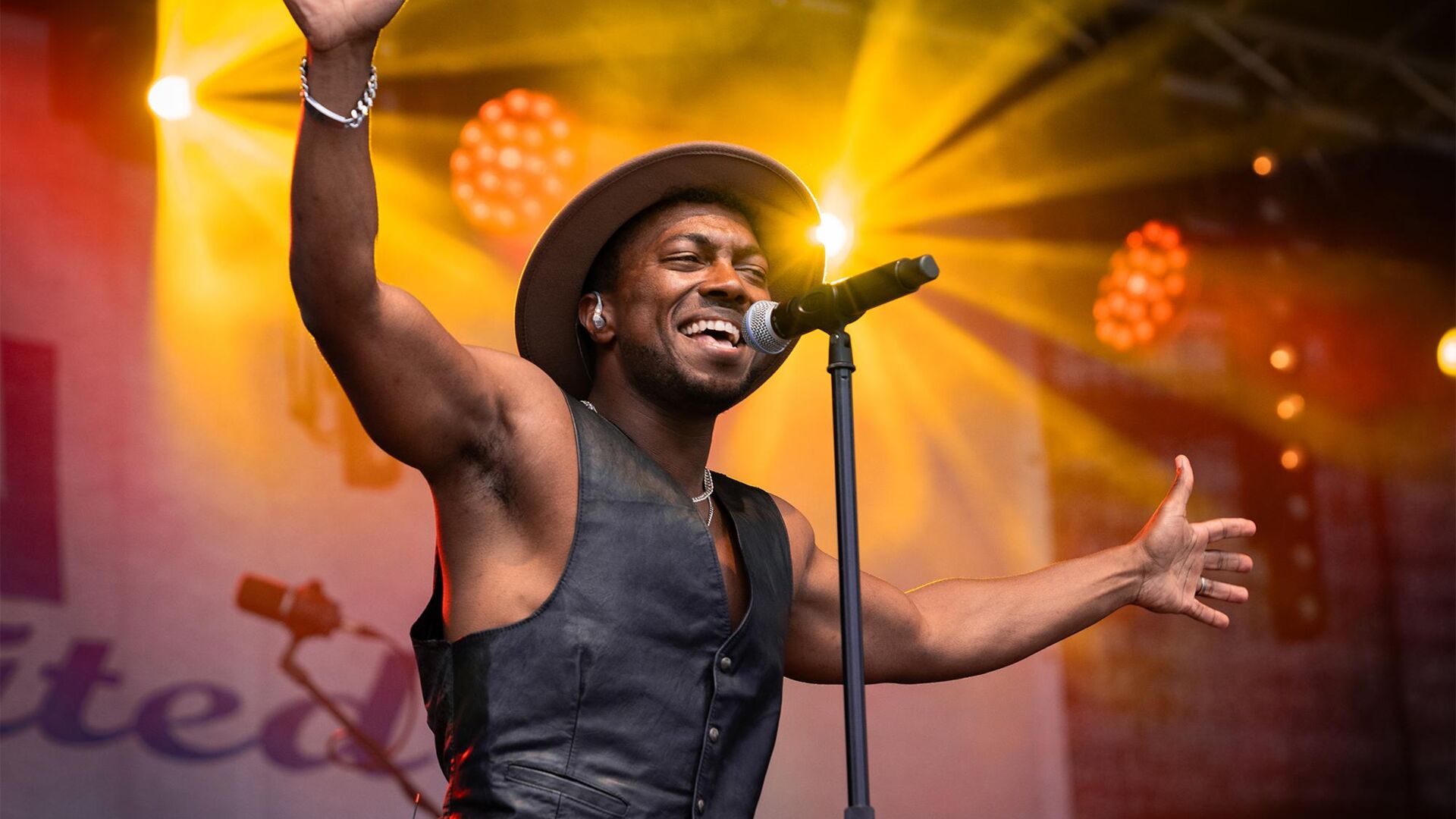 Moreland by Jakob Schrettl