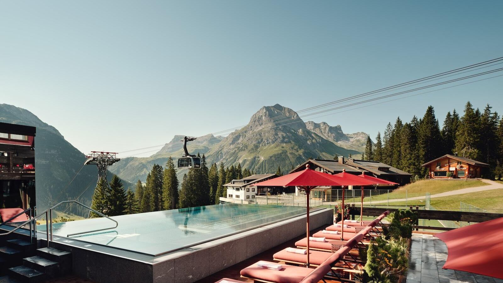 Burg Hotel Lech Infinity Pool