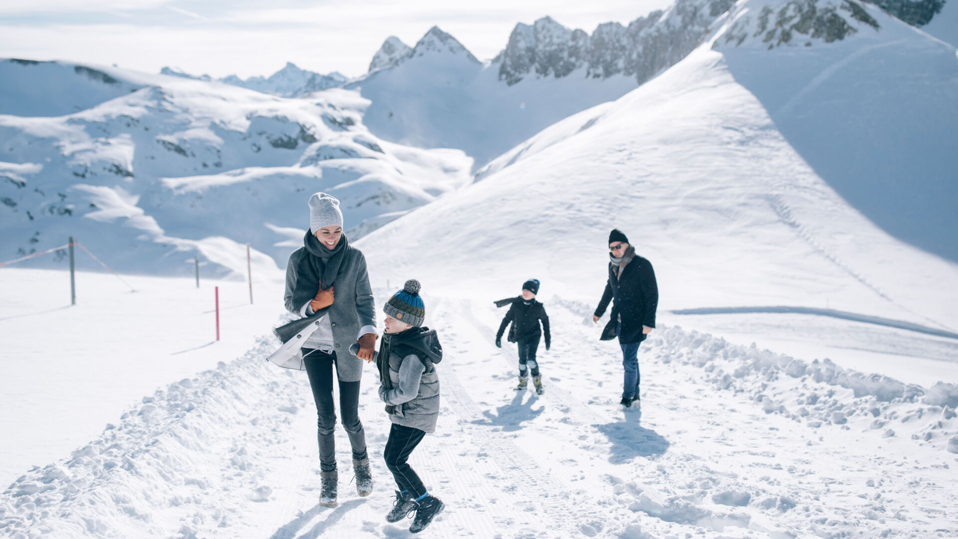 Winterwandern_Fam_LZTG_by_Daniel_Zangerl_web_ (14)