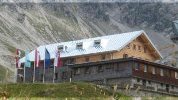 Ulmer Hütte im Sommer