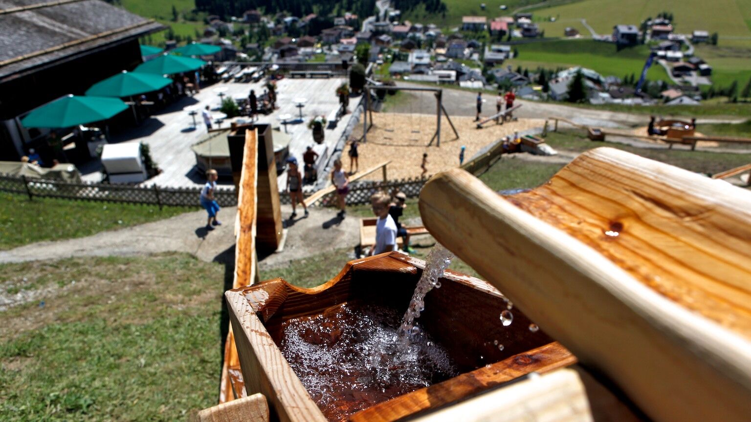 Wasserrinnen am Wasserspielplatz bei der Rud-Alpe