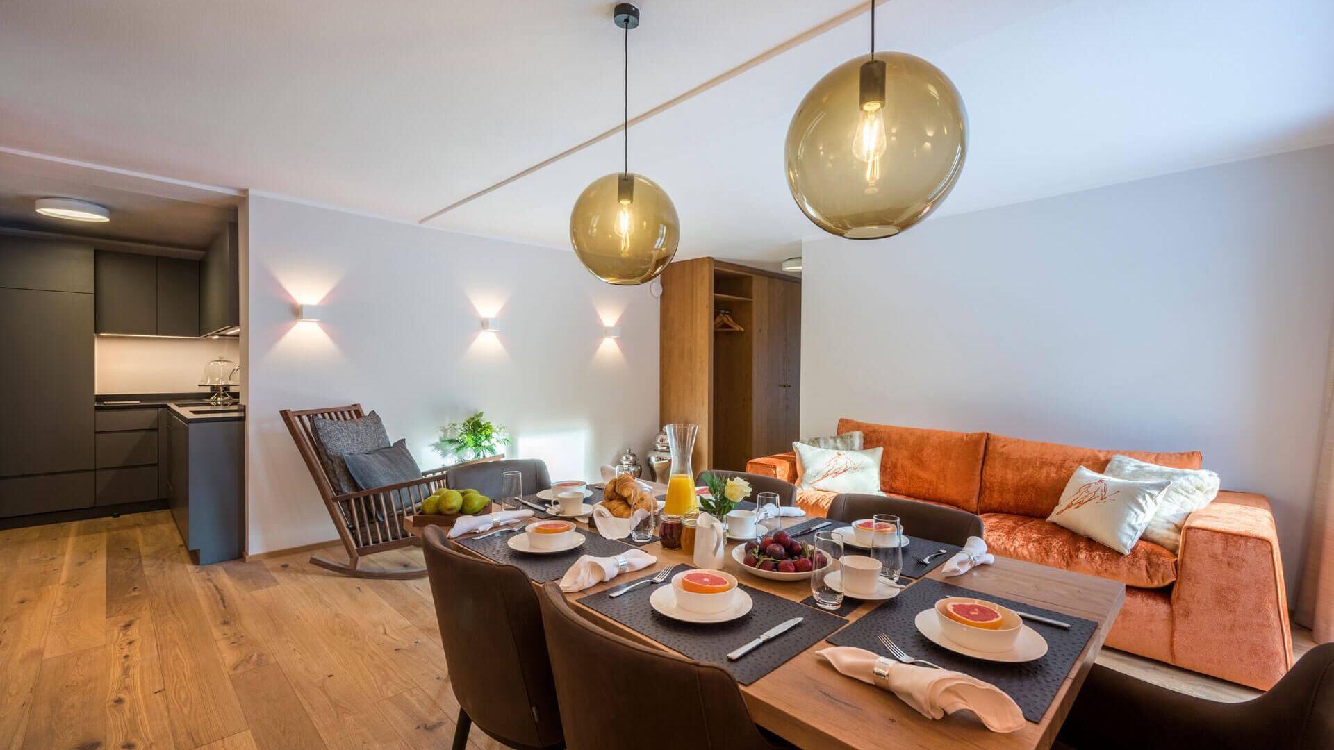nidus-chalet-lech-parterre-kueche-essen