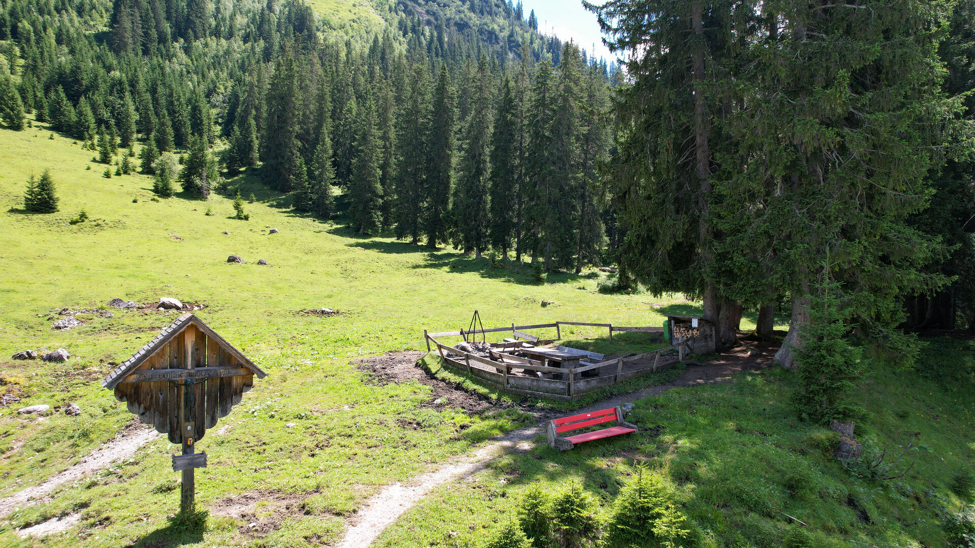 grillplatz-lech-ebra-sicht-zum-wald