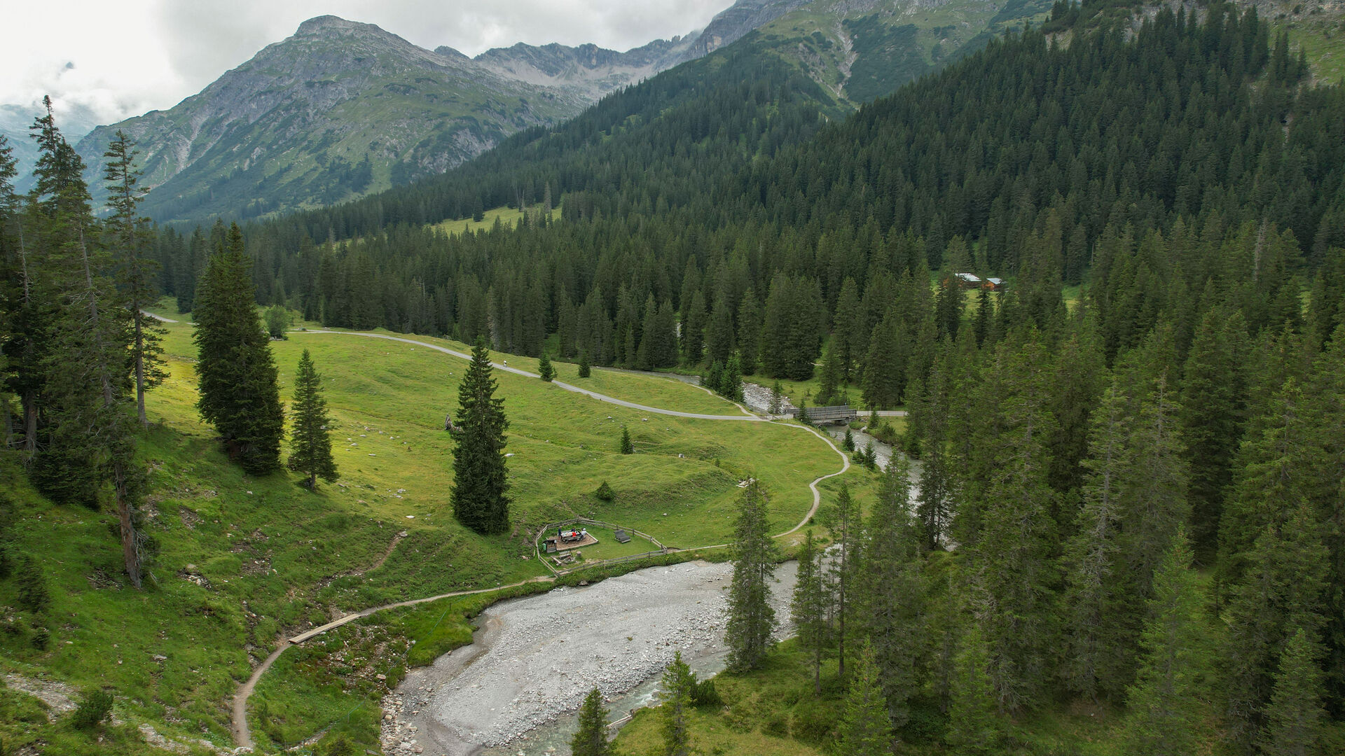 Grillplaetze Lech Chalberlaeger LZTG by Dietmar Hurnaus WEB (2)