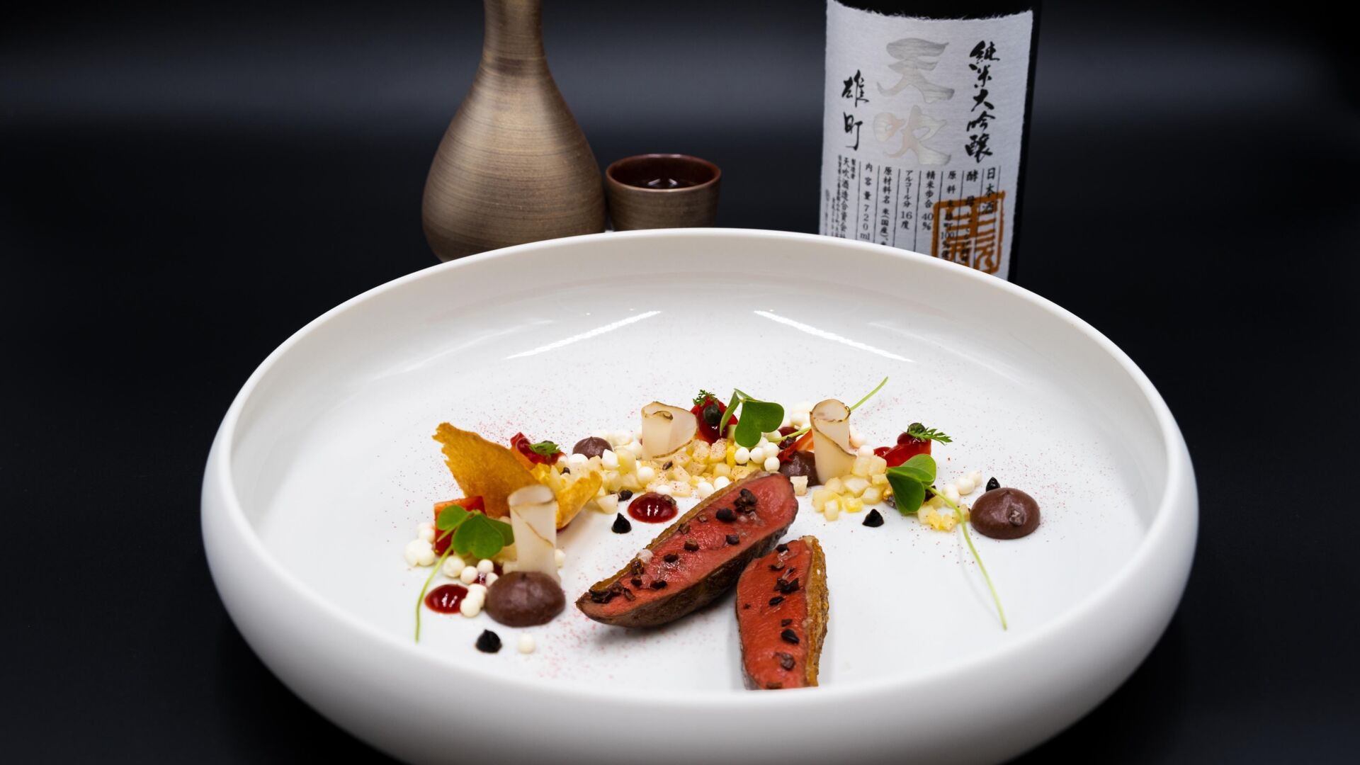 Taube mit Blutwurstcreme und topinambur u Sake