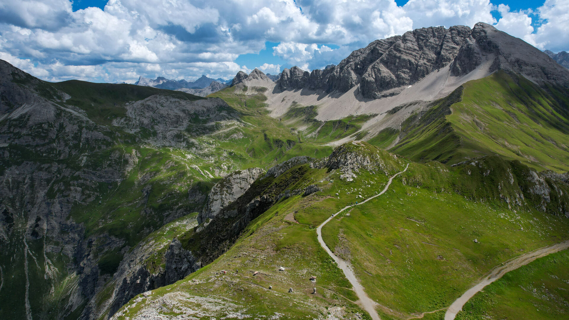 Berglandschaft in Richtung OchsengÃ¼mple und Rauhkopfscharte