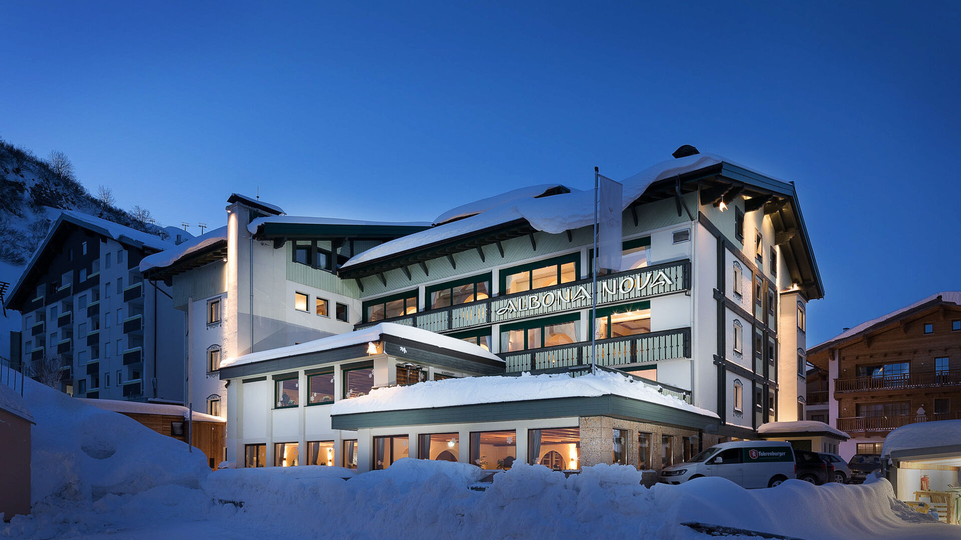 Albona Bild bei Nacht