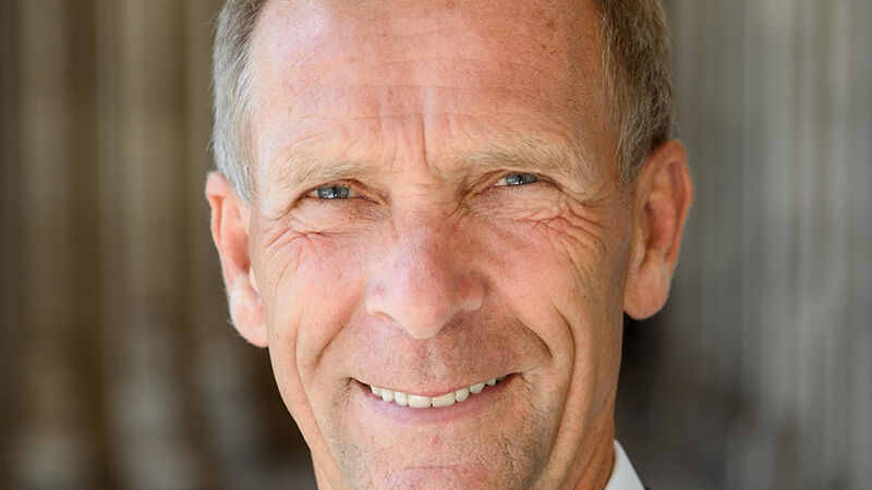 Walter Feichtinger Porträt Rathaus