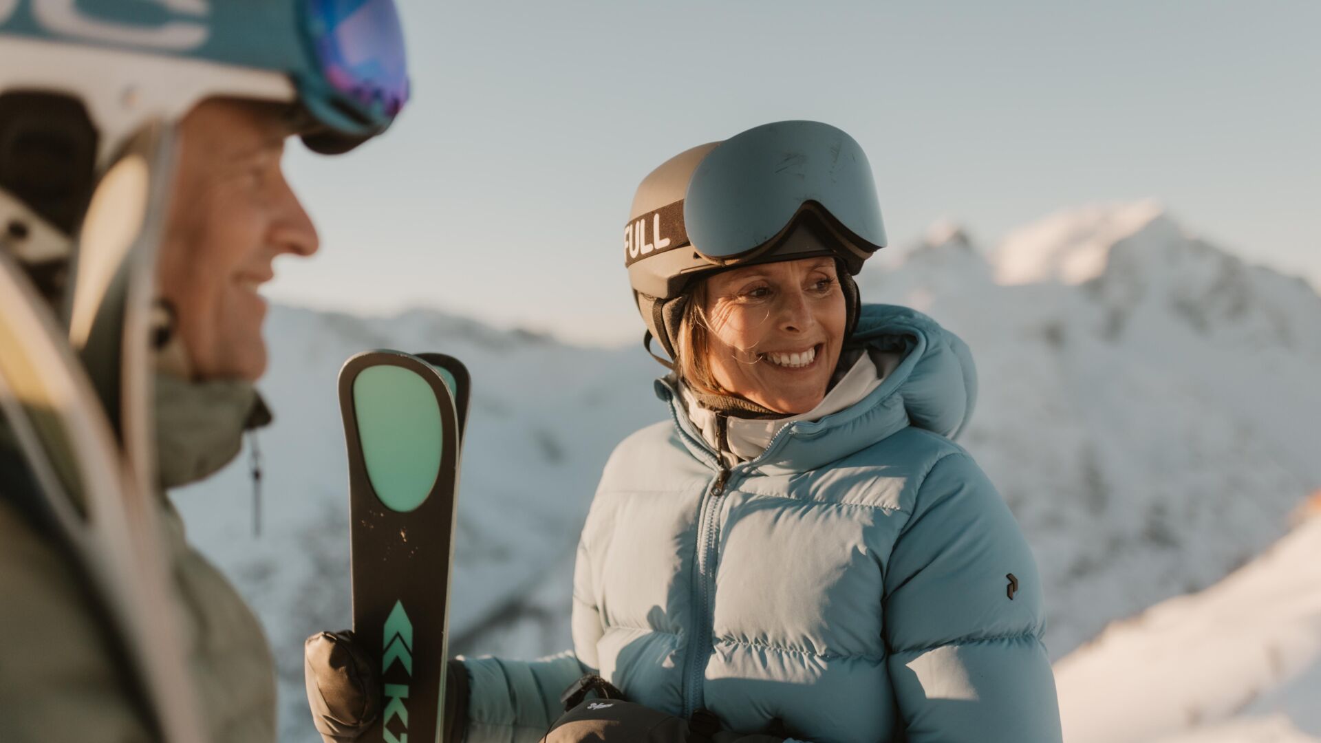vorarlberg-skifahren-lech-sonnenstrahlen-piste