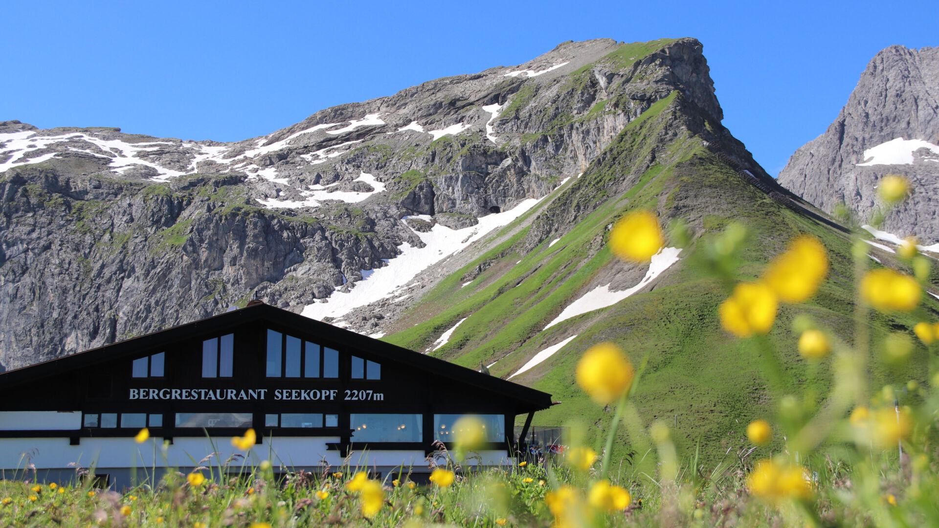 Seekopfrestaurant im Sommer beim Zürser See