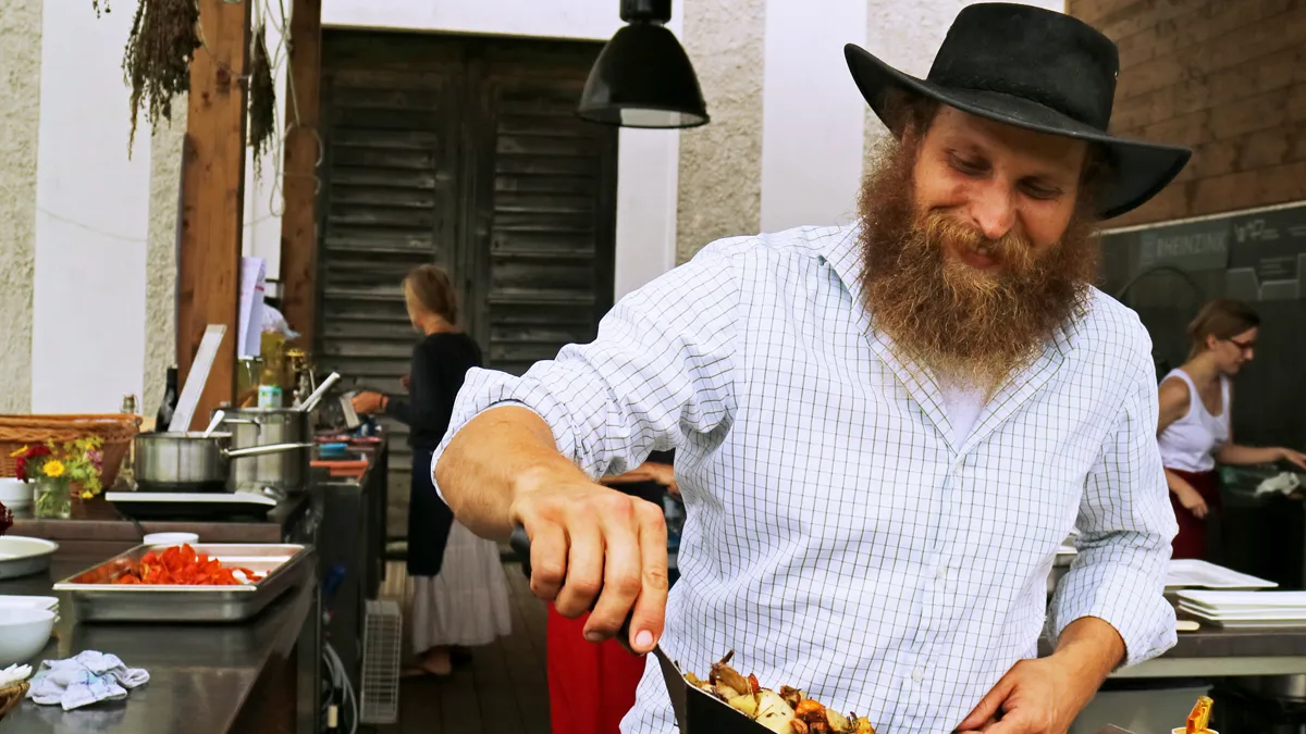 Benschi Schwaighofer am Grill