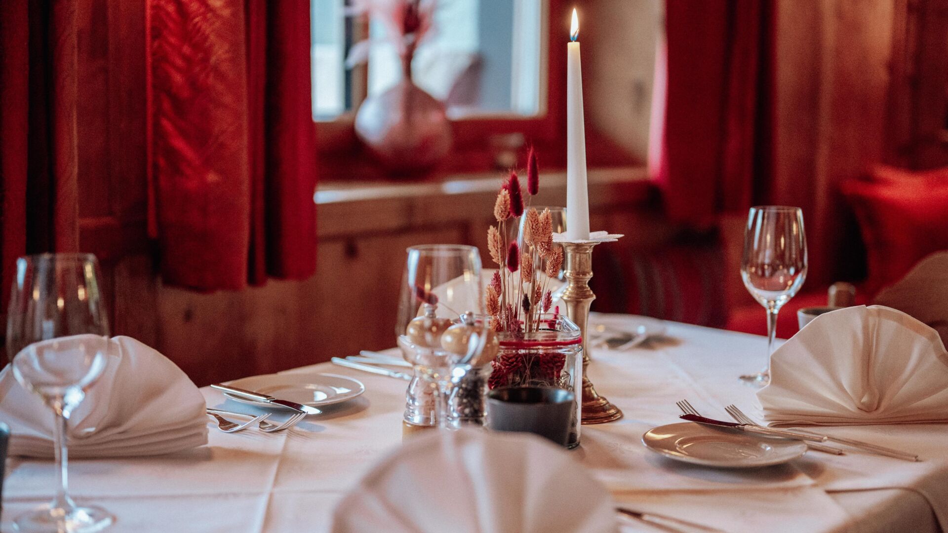 gedeckter Tisch JohannesstÃ¼bli