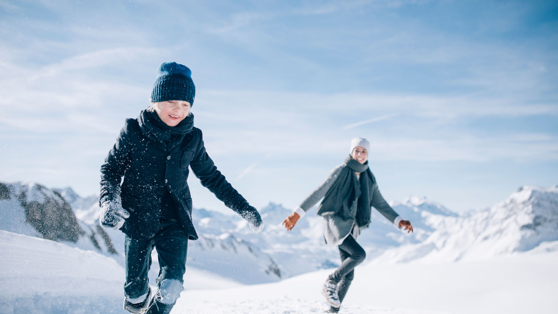 Winterwandern mit der Familie am Wanderweg Rüfikopf in Vorarlberg