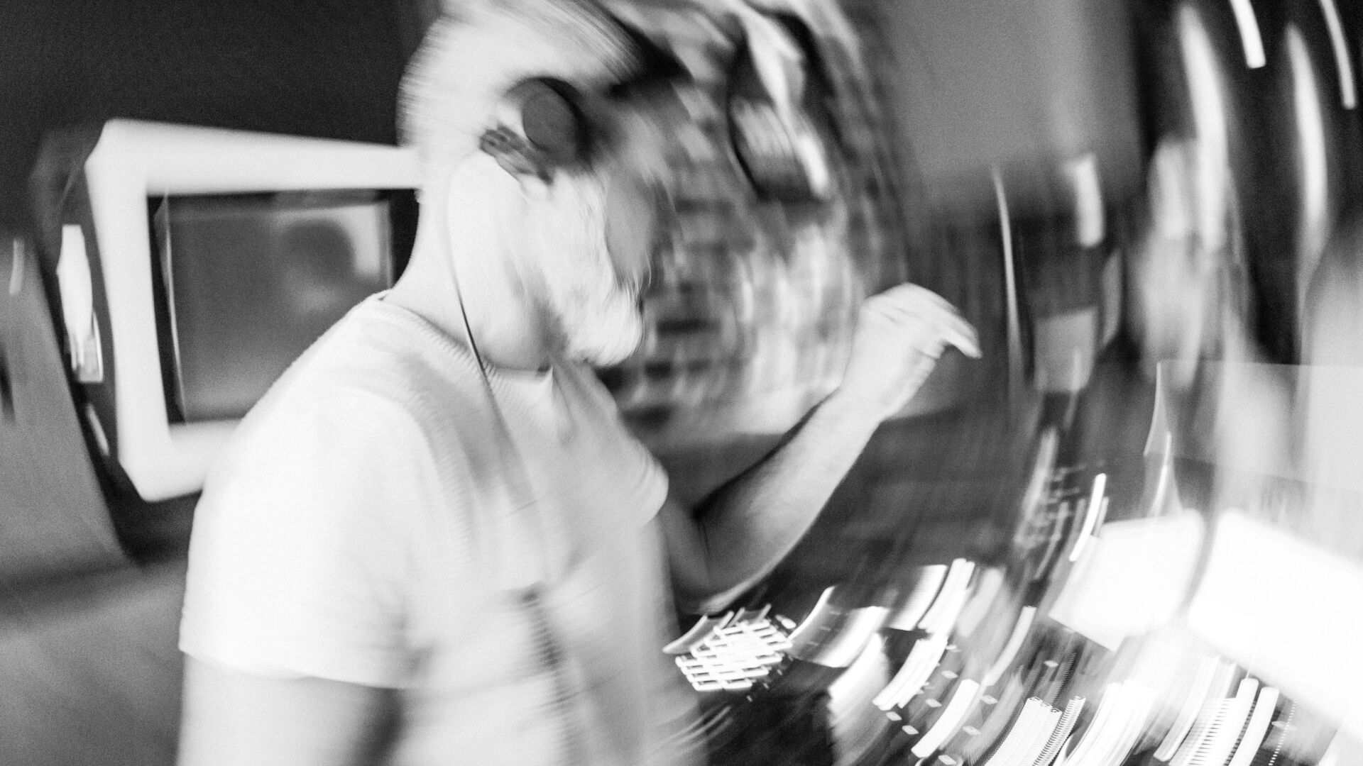 DJ beim Musik auflegen