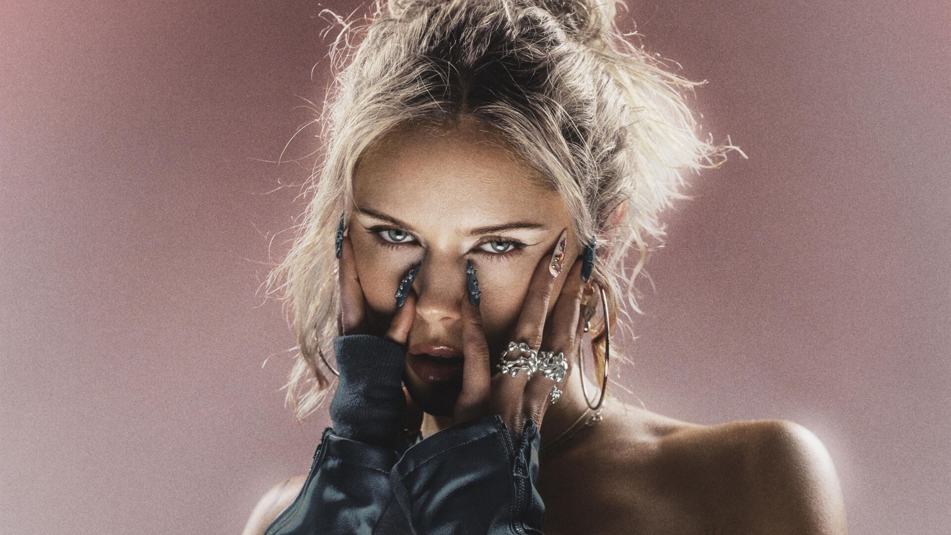 Eli Preiss by Simon Rajchl