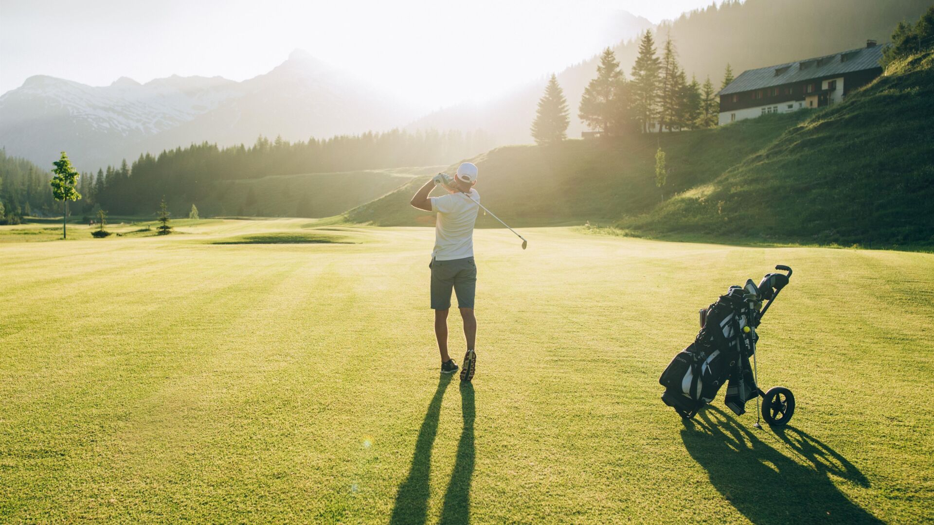 Golfen am Golfplatz in Zug by Daniel Zangerl