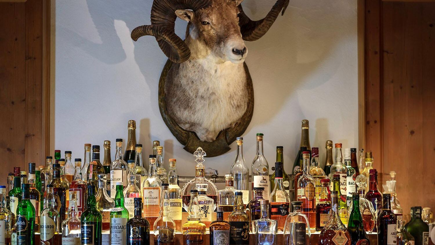 Bar-025
