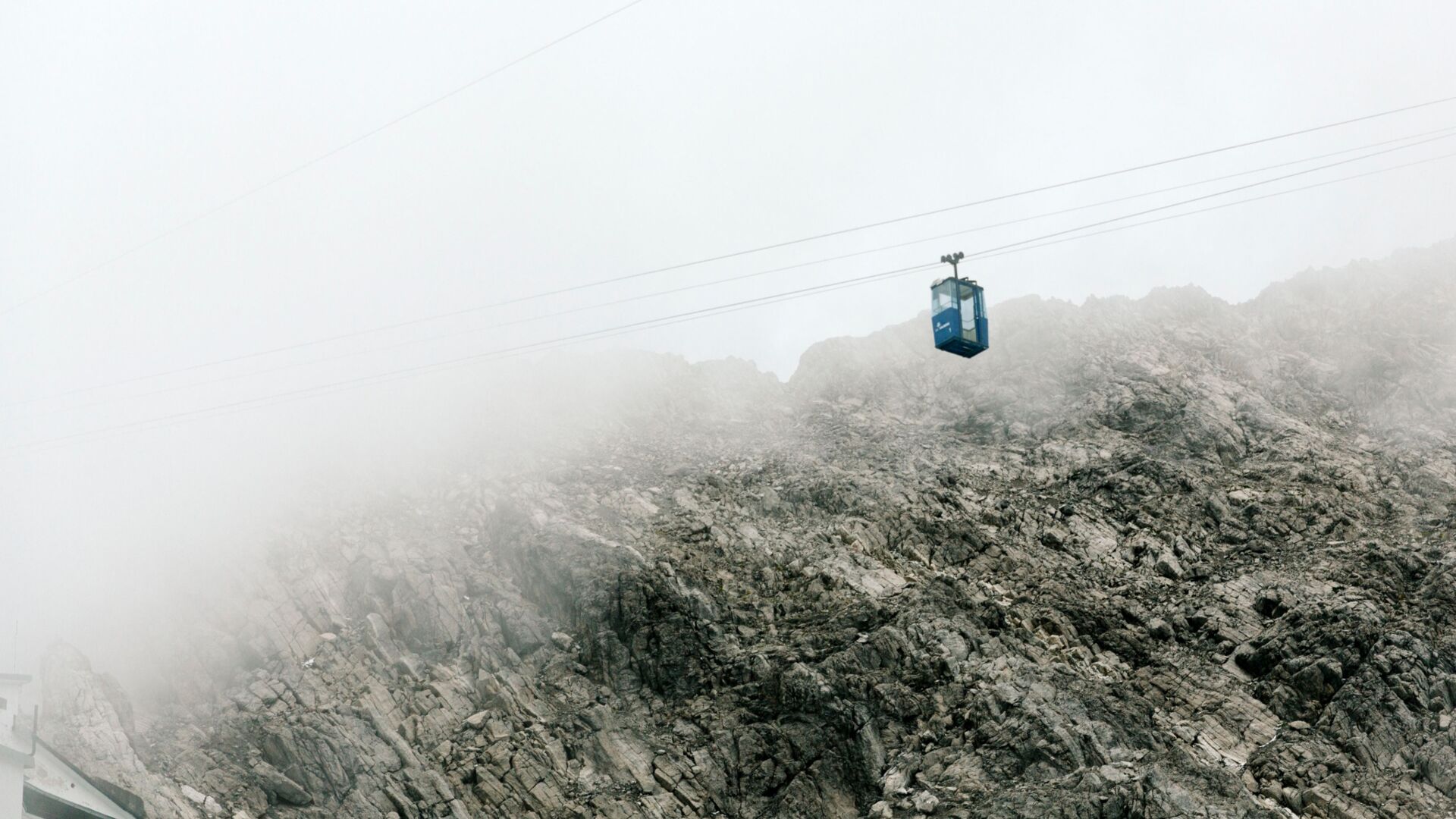 Die Vallugabahn II fährt bis zur 2.811m hohen Vallugaspitze