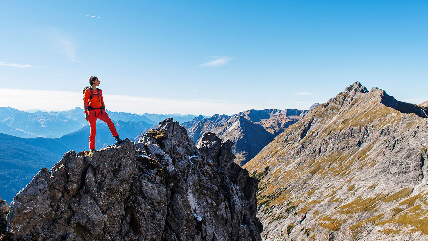 stuben-am-arlberg-herbst-berggipfel-vorarlberg