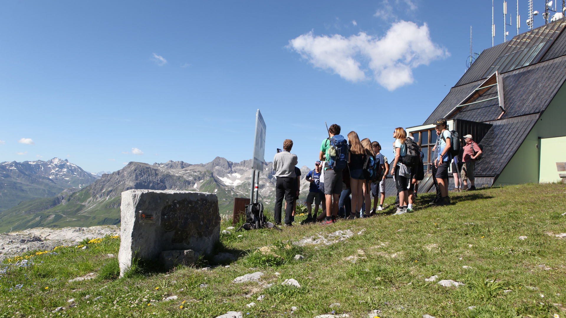 Ausgangspunkt des Geoweges an der Bergstation der Rüfikopfbahn