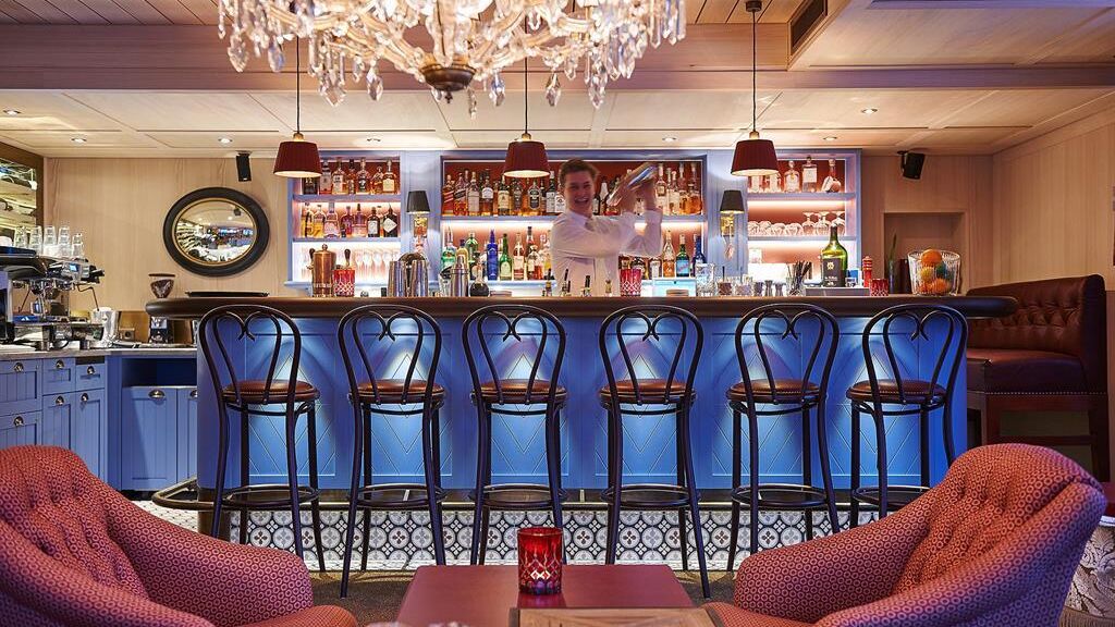 Die Blaue Bar, Schmelzhof