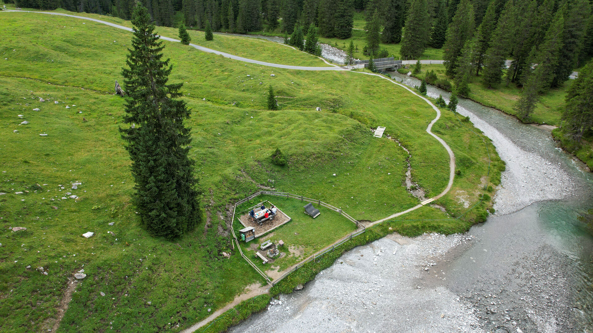 Grillplaetze Lech Chalberlaeger LZTG by Dietmar Hurnaus WEB (1)