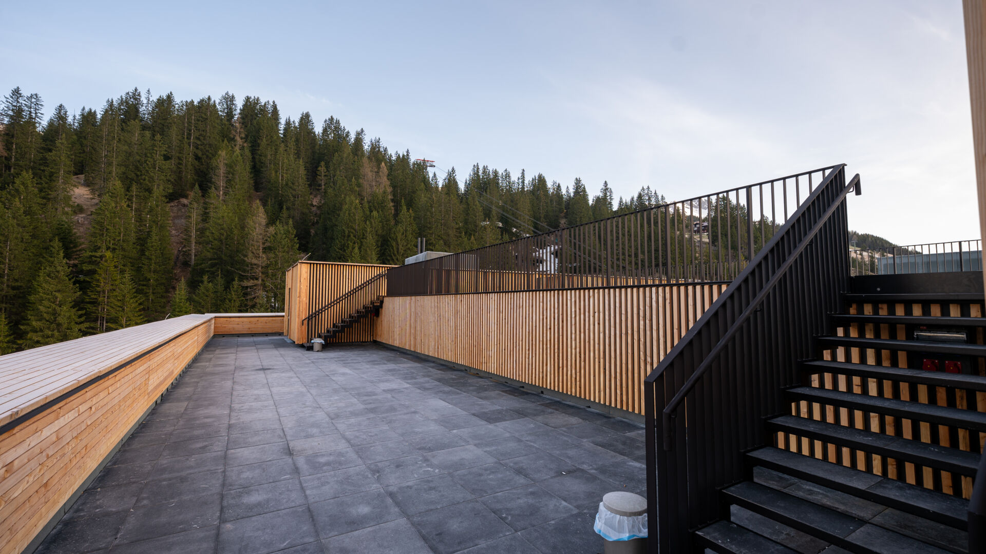 dachterrasse-lechwelten-2024-lech-vorarlberg