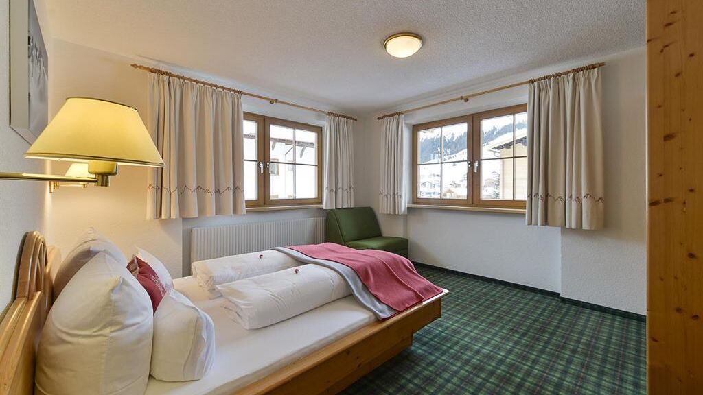 Schlafzimmer 2
