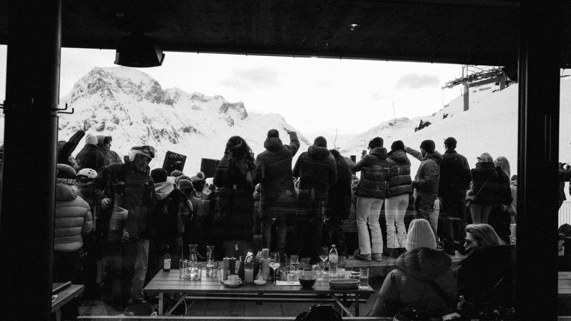 Begeisterte Stimmung zum Saisonopening in Lech Zürs mit Market 33