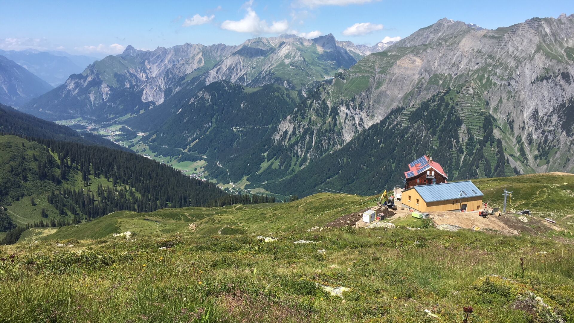 Kaltenberghütte mit neuem Nebengebäude