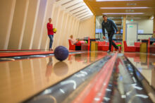 Spass beim Bowling im sport.park.lech bowling-sport-park-lech-vorarlberg