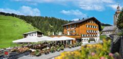 Romantik Hotel Die Krone von Lech im Sommer