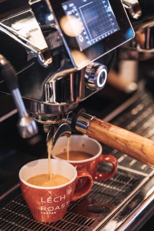 Frisch zubereiteter Kaffe by Angela Lamprecht Frisch zubereiteter Kaffe by Angela Lamprecht