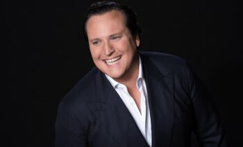 EISBAR PARTY MIT GLENN PALM