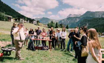 KUNSTSOMMER: Kunstsäge und Kunstalpe Zug