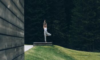Lech Card - LechErleben - Yoga on the mountain