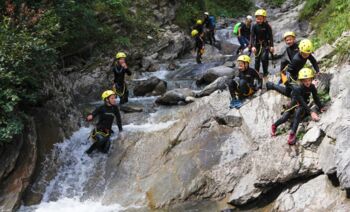 Lech Card Kinderprogramm: Bogenschießen oder Canyoning