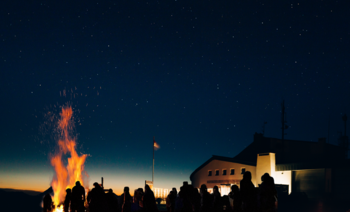 SONNWENDFEUER RÜFIKOPF - Das höchste Feuer in Lech