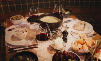 Between fondue fork and barbecue cutlery