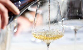 Weinverkostung in der Sandhof Weinbar