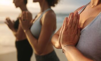 Alpenbaden Achtsamkeit im Winter - die Natur spüren