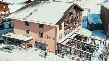 FriendlyBrändle_Skishop_Bistro_Terrasse_Vogel_2_Or FriendlyBrändle_Skishop_Bistro_Terrasse_Vogel_2_Or