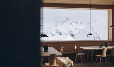 Wolf, Ski hut, Image 2