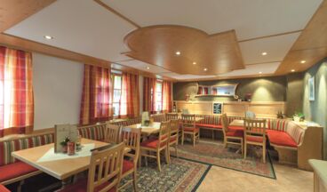 Tannbergerhof, Tannberg Bar und Stube, Bild 3